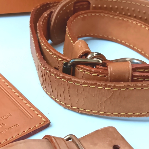 LOUIS VUITTON LUGGAGE BUNDLE ACCESSORIES STRAP &  TAG WITH POIGNET 🧳 - Picture 7 of 14